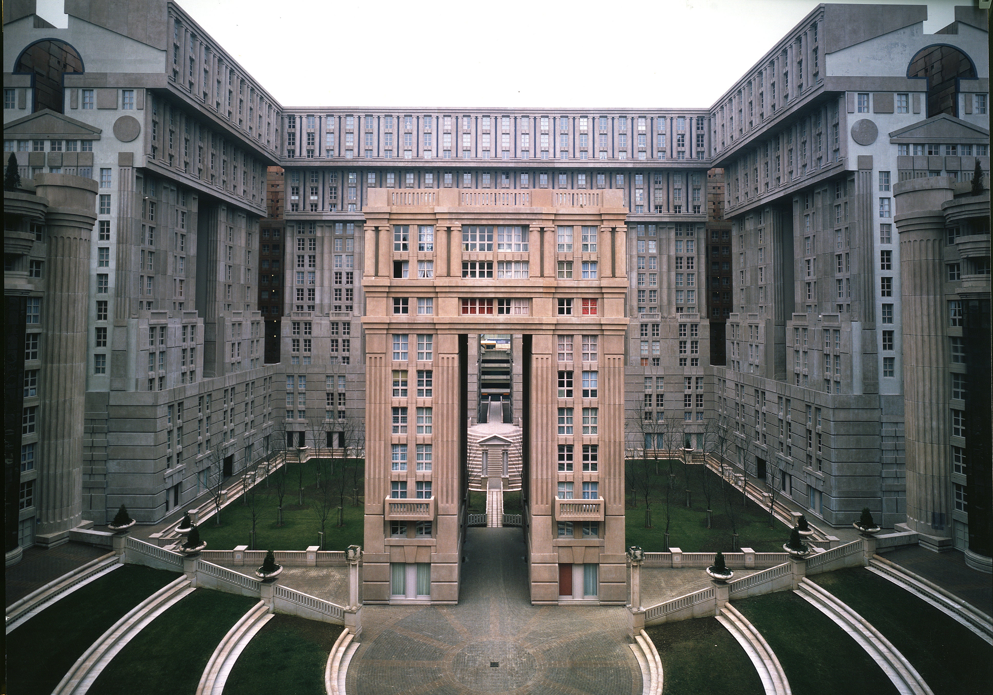 Ricardo Bofill: Visions of Architecture