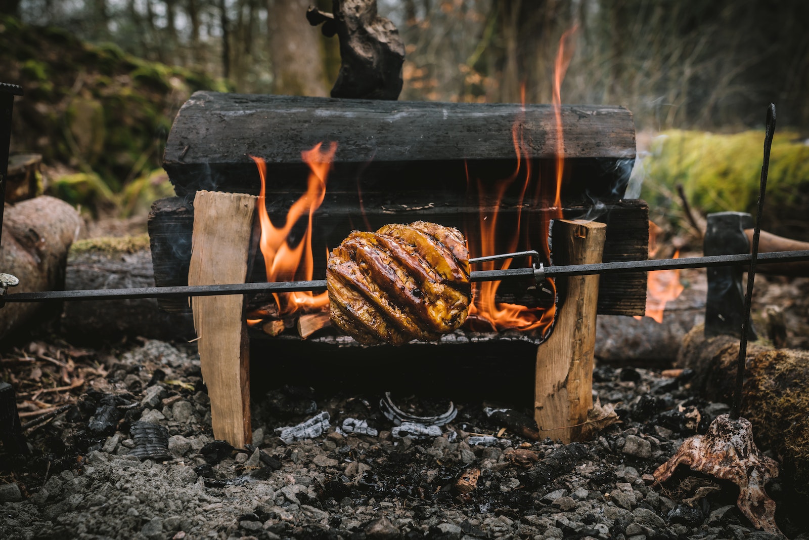 Photo: Nicolai & Eva Tram, Cooking on Fire, gestalten 2023
