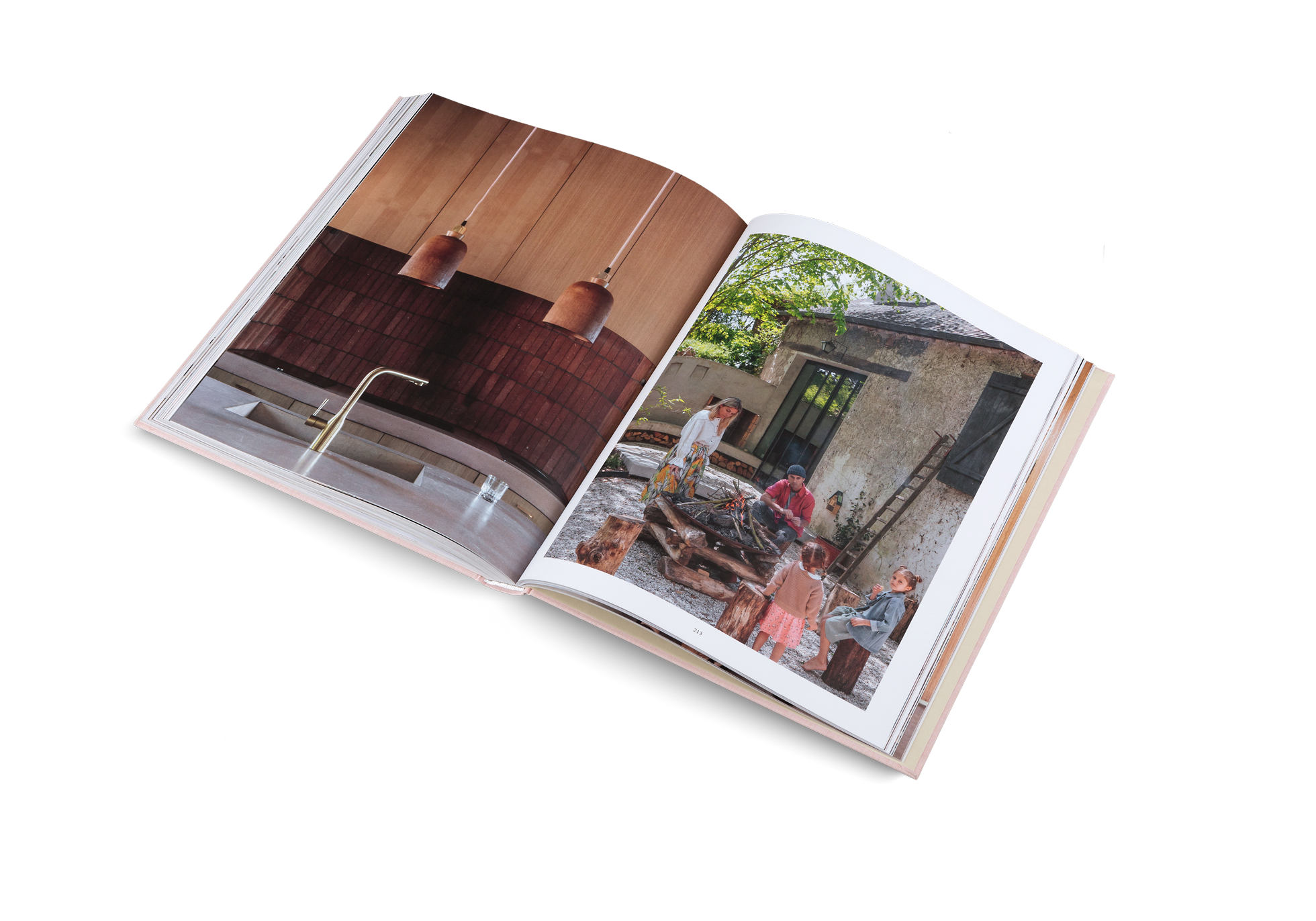 Inspiring Family Homes showcases the most beautiful houses around the world for modern families.