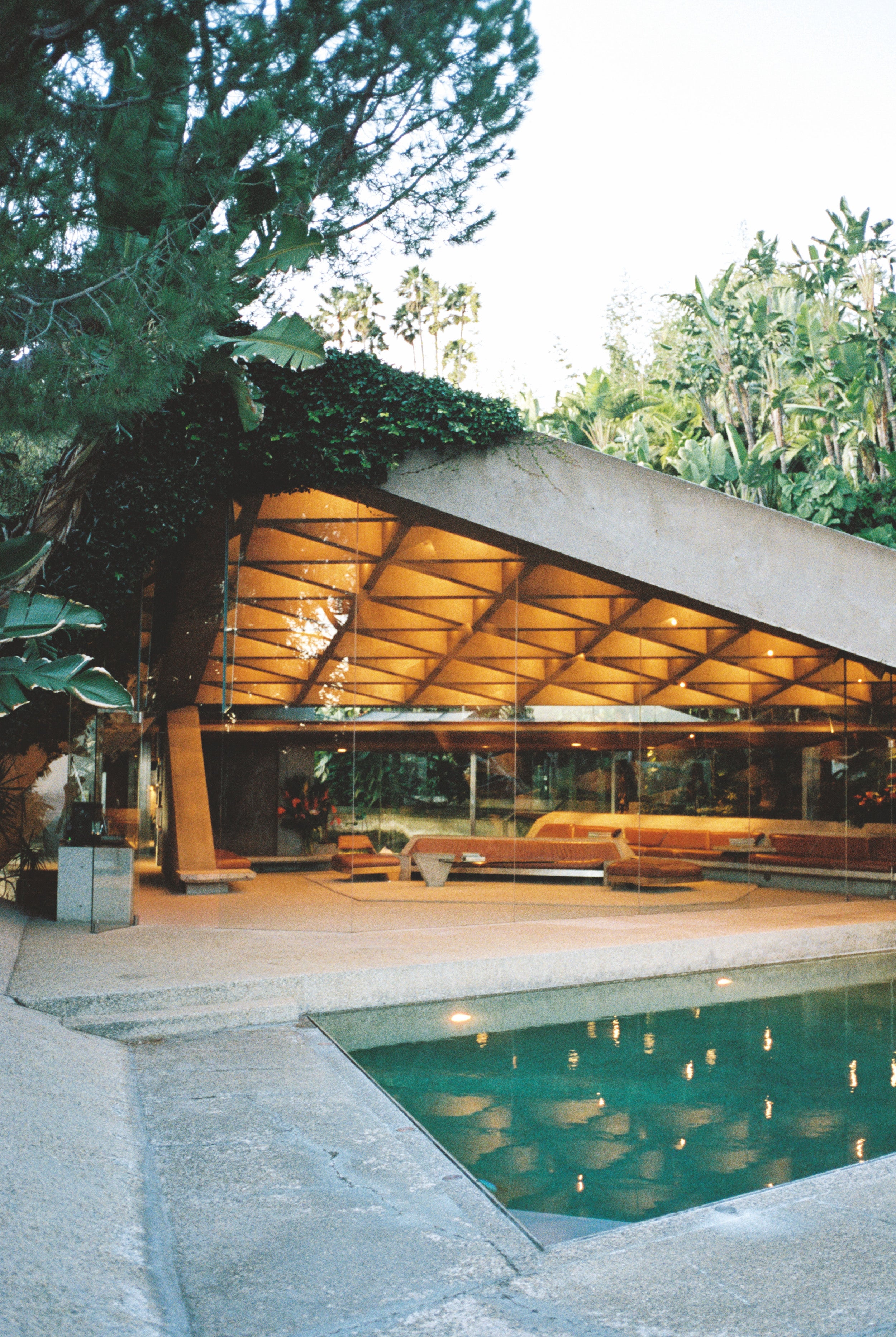 Sheats-Goldstein residence in Los Angeles is featured in Living In by gestalten and Openhouse.