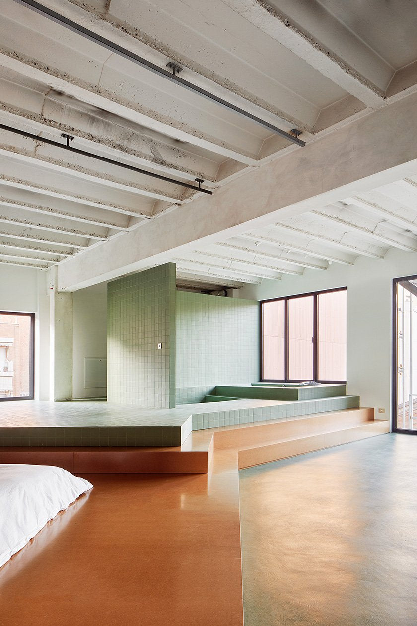 workshop transformed into an apartment by studio Arquitectura-G
