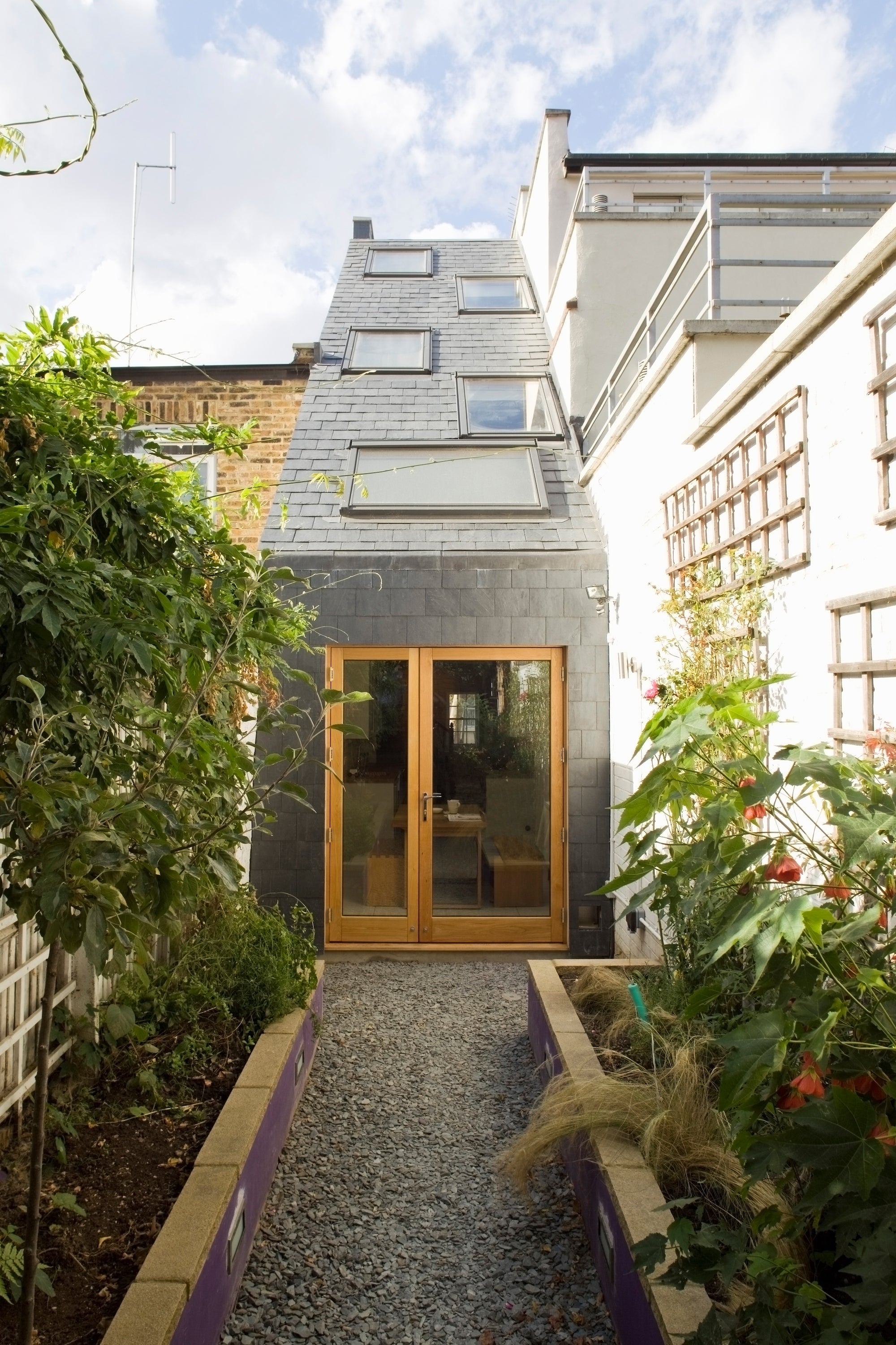 Over the past ten years, ALMA-NAC, a London-based practice has grappled with some of the city’s most confined spaces. Find out more in Vertical Living by gestalten