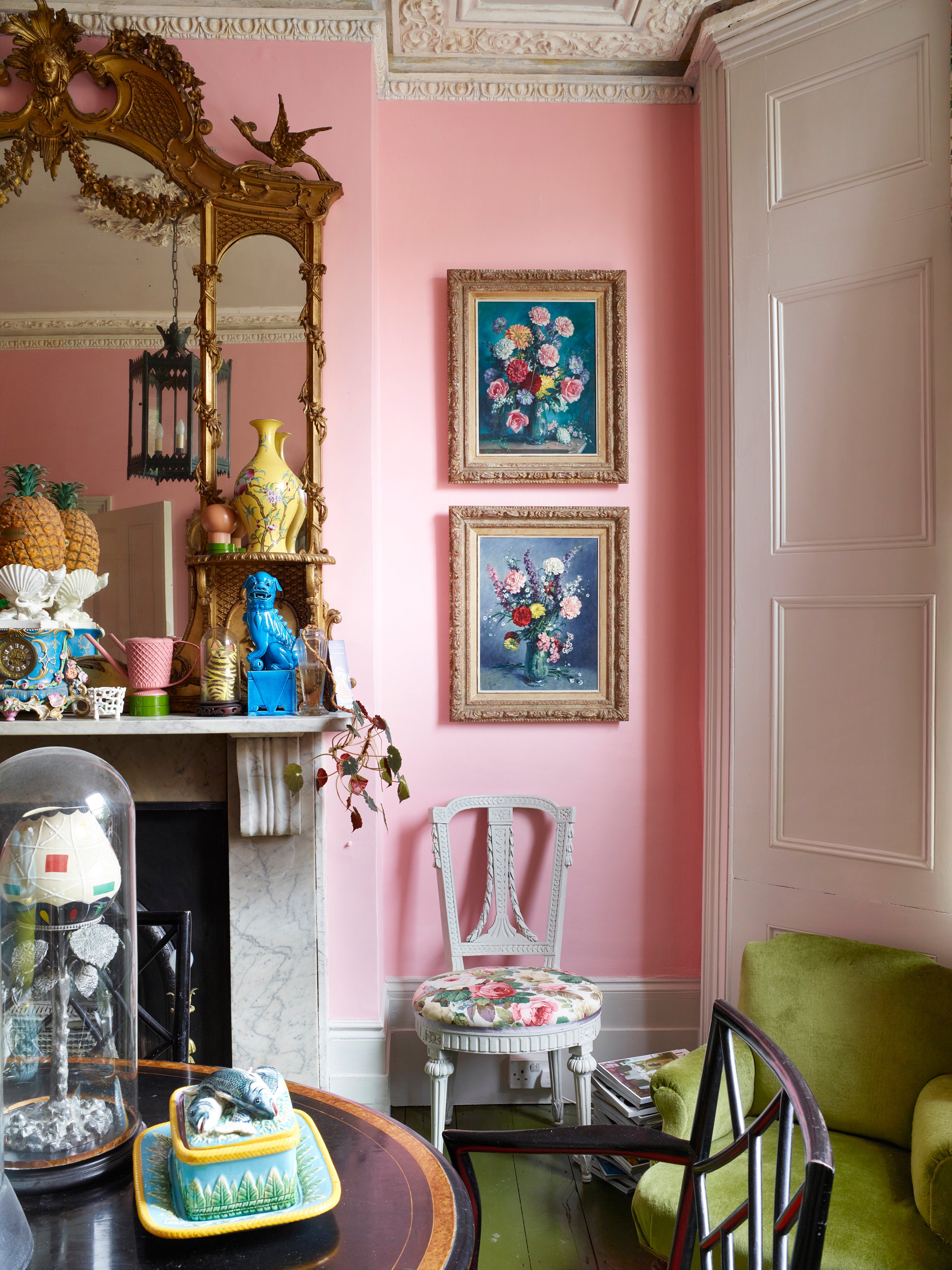 Multilayering, a bold palette, clashing styles, and the mantra “more is more” are all common themes of the maximalist decorative style. As you turn the following pages, you will be treated to a visual feast of interiors in which barely a surface is clear of texture, pattern, color, or ornament.