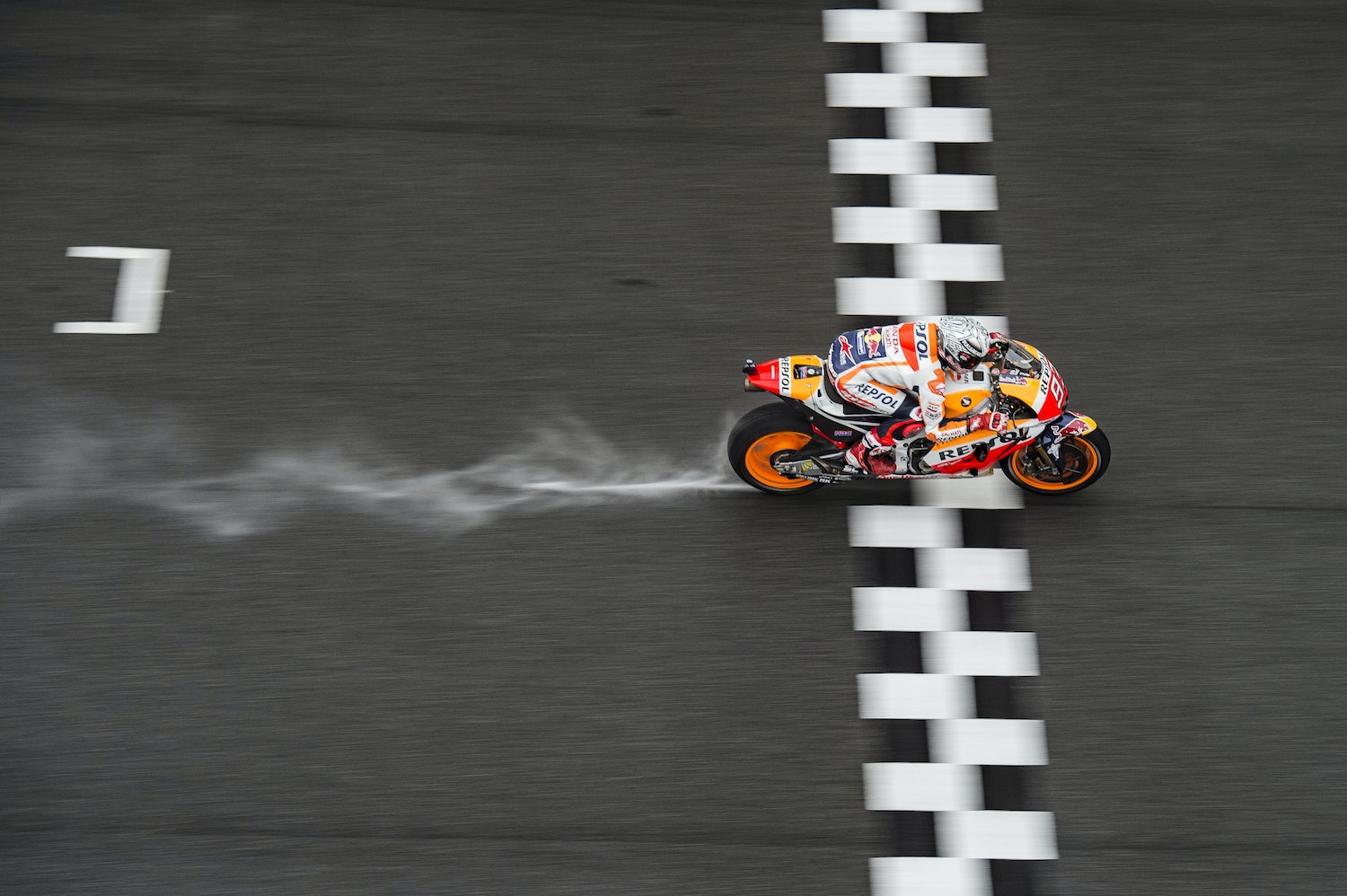 Cuando Marc Marquez volvió al GP de Aragón de 2022, después de una pausa obligada de tres meses, perdiéndose así seis carreras, a la primera rodó más rápido que su compañero de equipo Pol Espargaró. A más tardar, después de iniciar la carrera, los rivales tuvieron muy claro que el viejo luchador Márquez había vuelto.