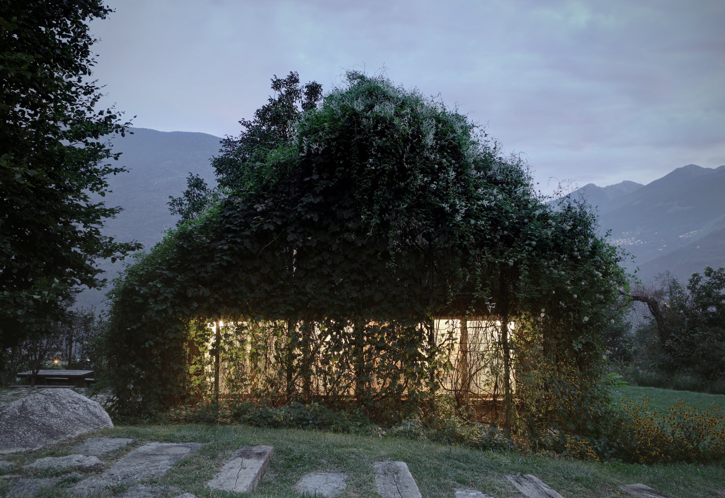 Green Box is a project featured in Evergreen Architecture by gestalten