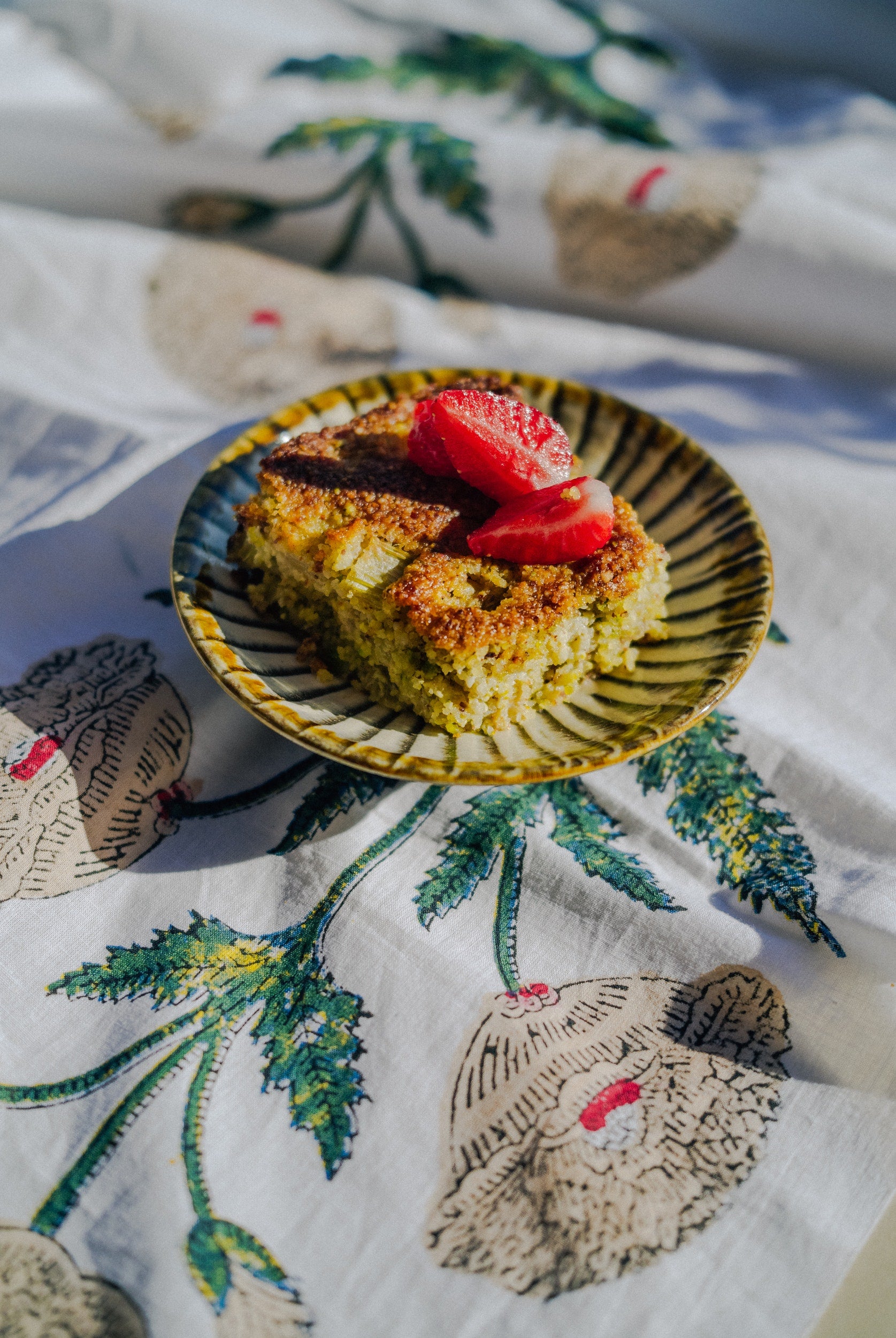 Das Rezept von Rhabarbertarte mit Pistazien und Griess von Pauline Chardin in Ein Teller voll Sonne