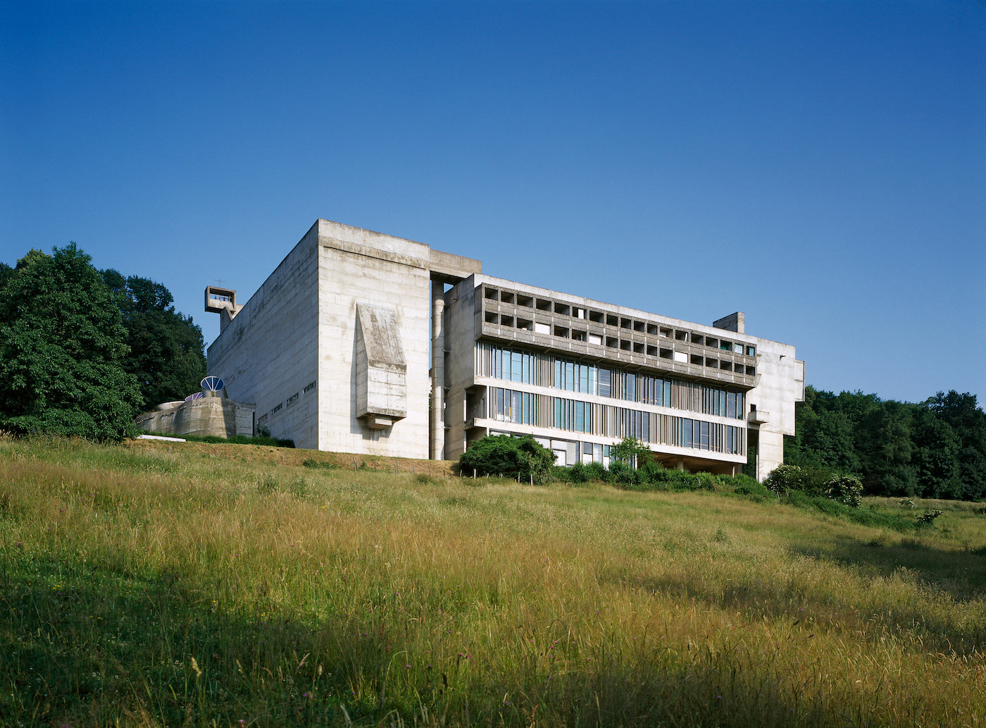 Le Corbusier's Influential Use of Pilotis