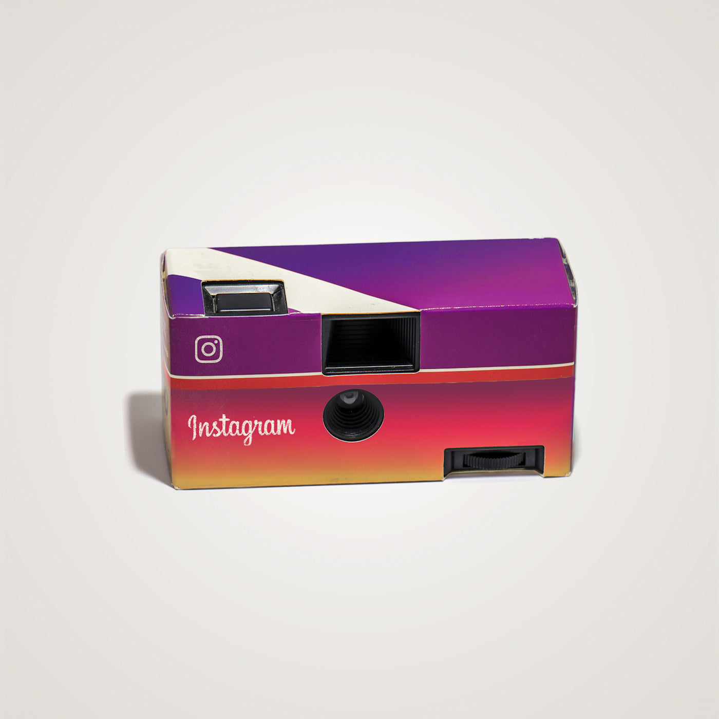 Repacking Social Media Into 1980s Nostalgia by Thomas Ollivier 
