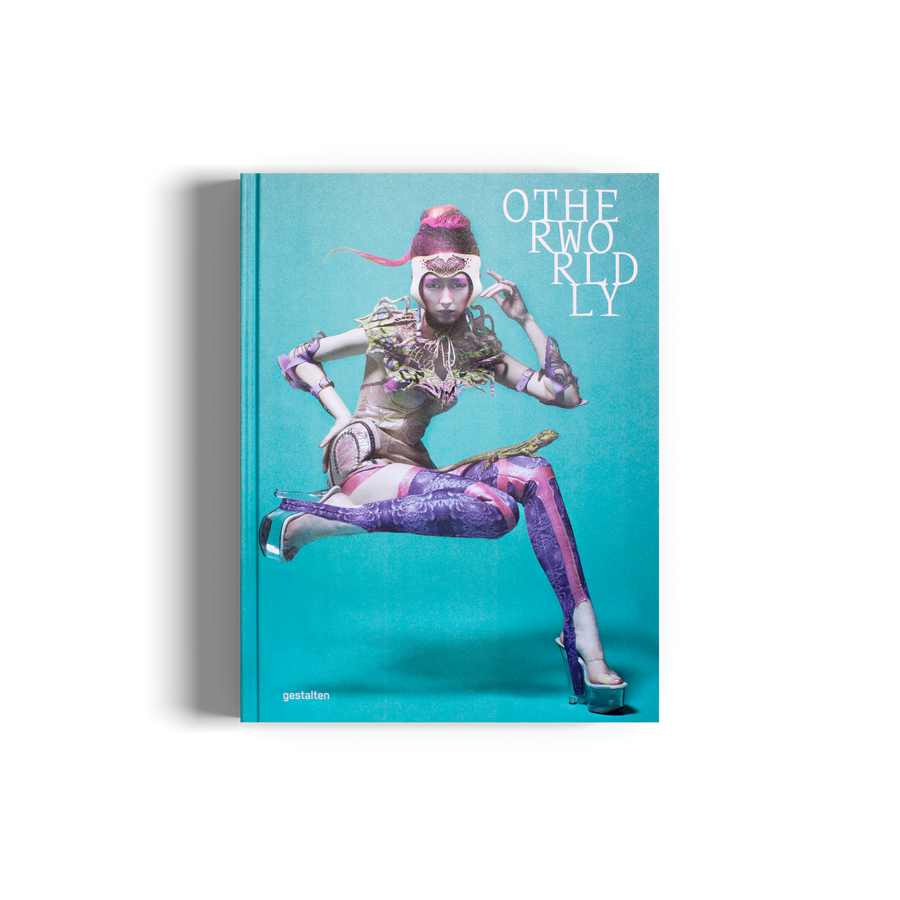 Otherworldly Fashion gestalten book