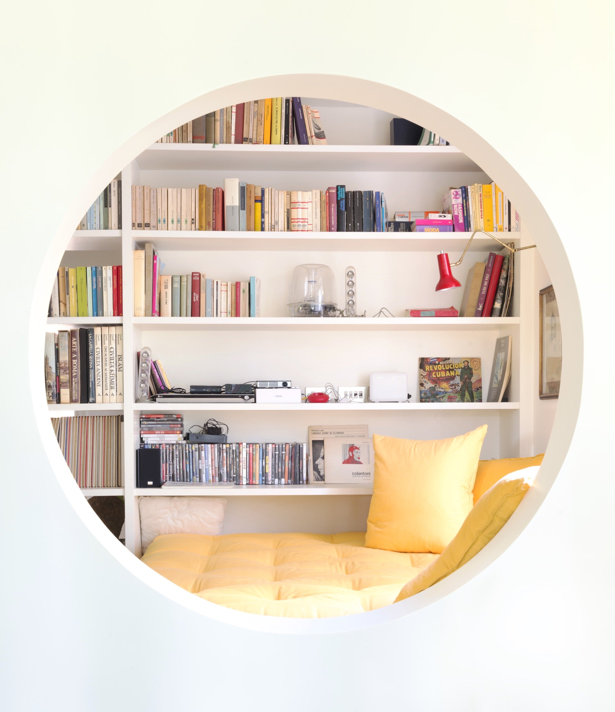 Petite Places gestalten book inspiration tiny home minimalism interior