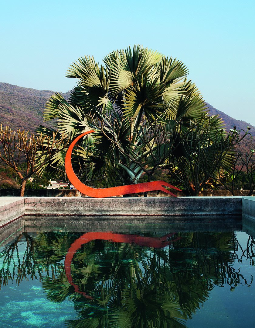 Santa Catarina House au Mexique est un exemple de maison méditerranéenne. Conçue par Emnmanuel Picault et Ludwig Godefroy, elle propose un parfait mélange de minimalisme, de brutalisme et de chaleur mexicaine.