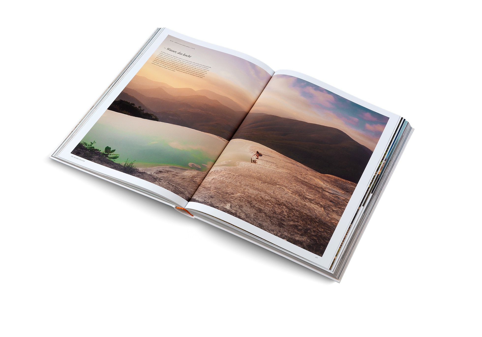 Am frühen Abend, eine Tagesfahrt entfernt von Oaxaca-Stadt, radelt Martijn Doolaard über einen Berg und trifft auf diese natürlichen Pools. Hierve el Agua, „Wasser, das kocht“, ist normalerweise ein beliebtes Ausflugs- und Touristenziel. Et hat sich überlegt, dass es viel schöner ist, vor Ort zu campen und die Mineralquellen vor den Öffnungszeiten zu erleben. Also zeltet er in der Nähe