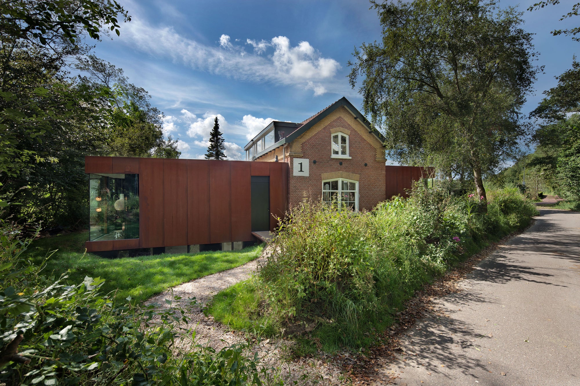 Upgrade refurbishment extension alteration book gestalten Inspiration architecture