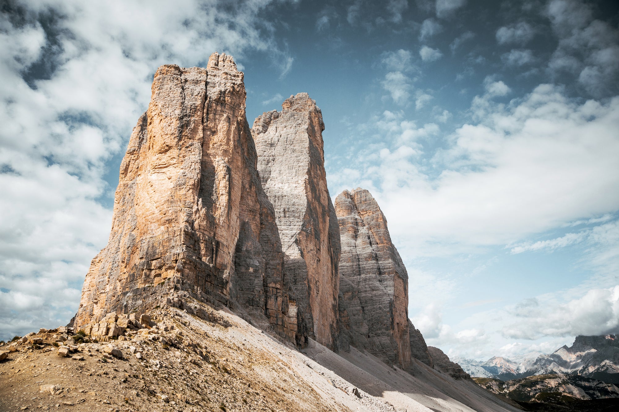 Rundwanderung um den Drillingsgipfel der Dolomiten in Wanderlust Europa von gestalten