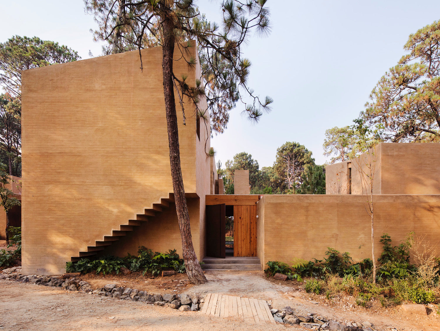 International architecture in Beyond the West