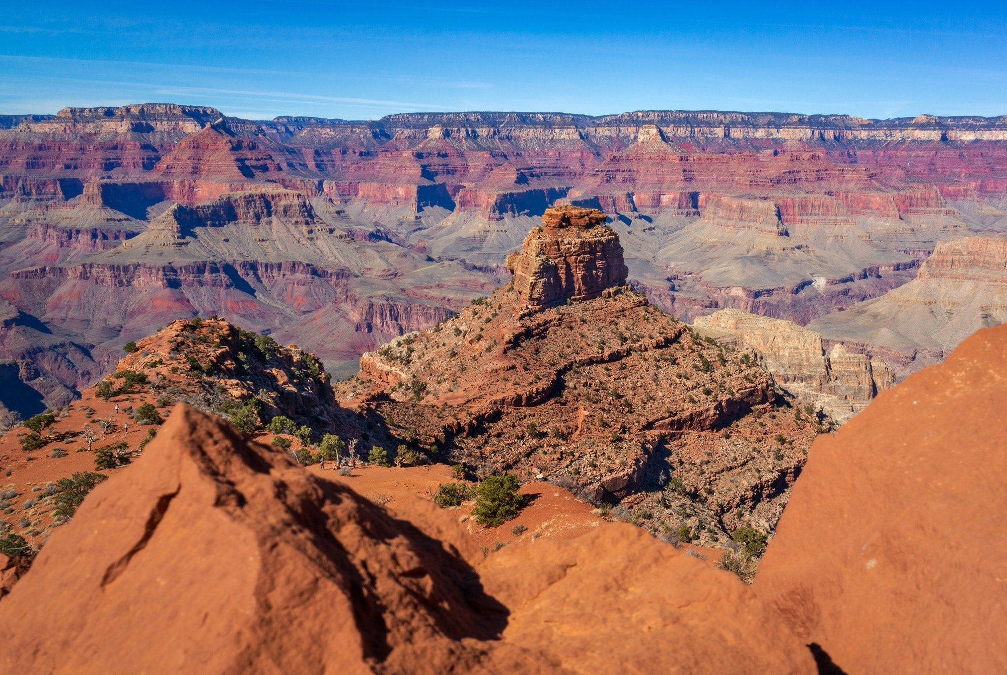 The Grand Canyon in Arizona is one of the greatest natural wonders on earth and bears silent witness to two billion years of geological history. Numerous trails crisscross the landscape on both the North Rim and the South Rim, all of them with stopping points offering breathtaking views across the ancient landscape; the park’s oldest rocks are almost two million years old. The Parklands explores the most fascinating parts of this national park. 