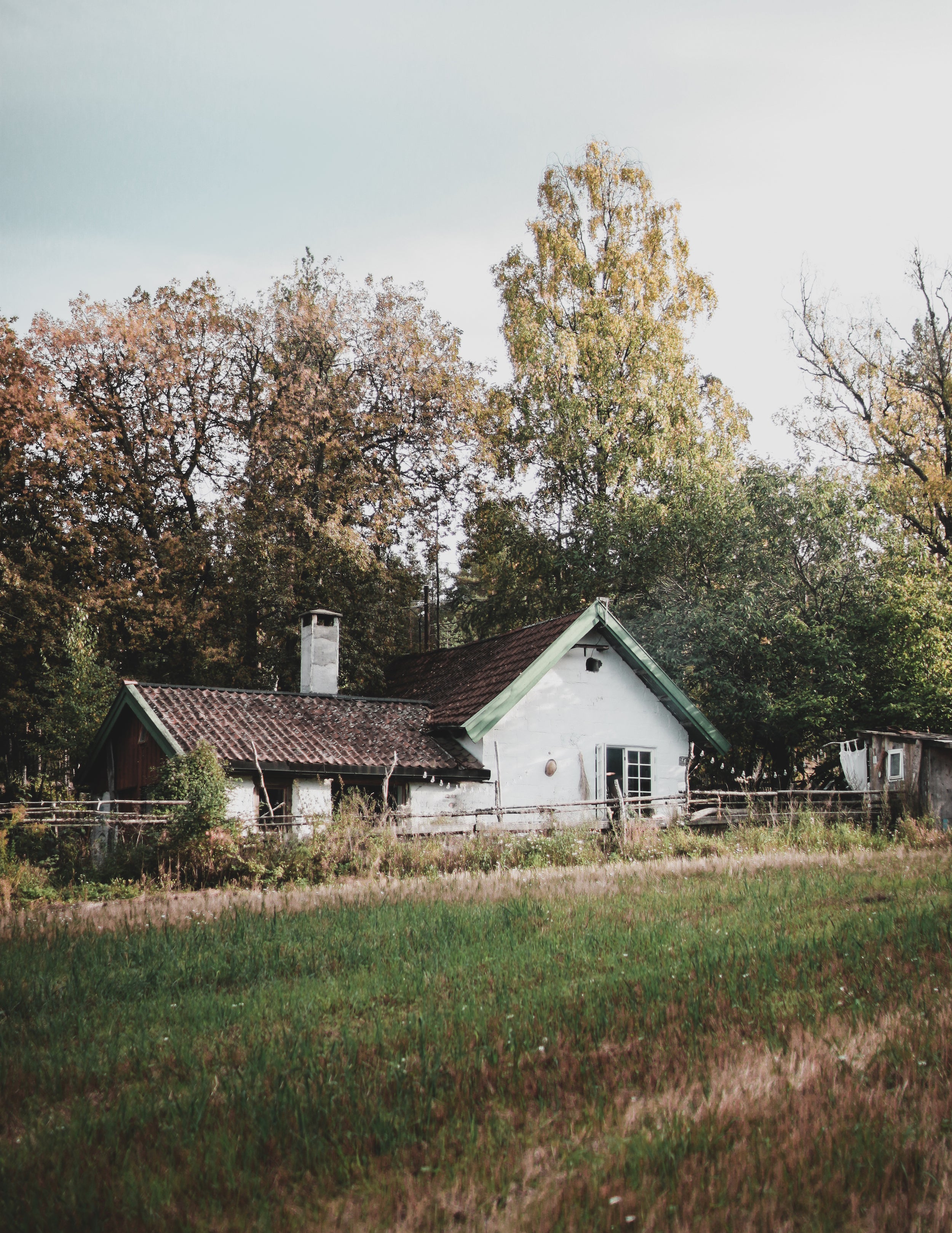 The humble home of designer and photographer Hilde Mork combines pleasure and practicality through salvaged materials, an appreciation for age-worn texture, and a knack for curating  objects to stir old memories and spark new ones. Discover this rural home in Country and Cozy by gestalten.