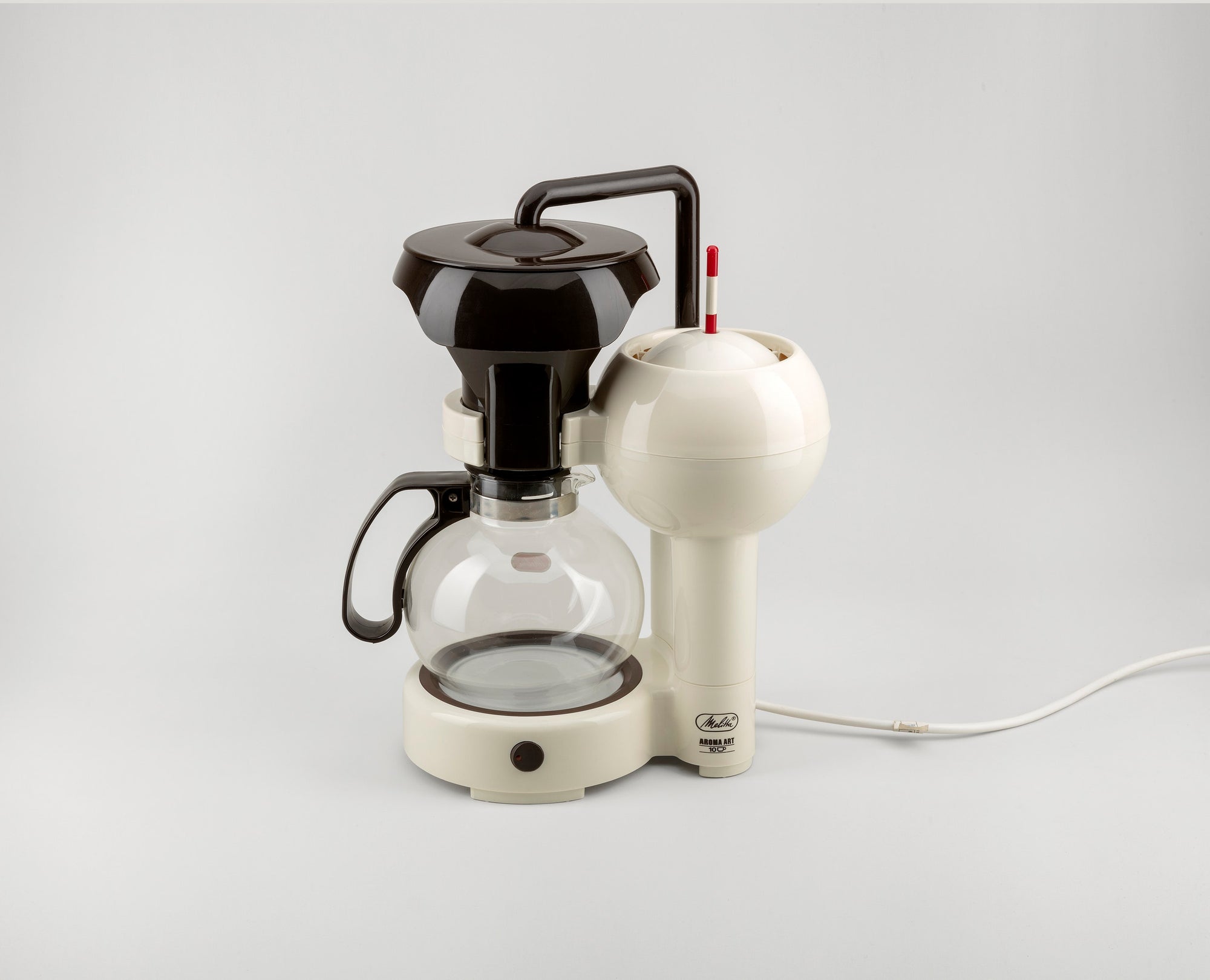 At first glance, it isn’t immediately clear if this object belongs in the laboratory of a mad scientist or in the kitchen of a German family. Its shape suggests a very scientific approach to making the perfect home brew, evidenced also by the “unique thermo-tech design” advertised on the  packaging. Aroma Art by Melita is an incredible example of German industrial design by the studio OCO Design.