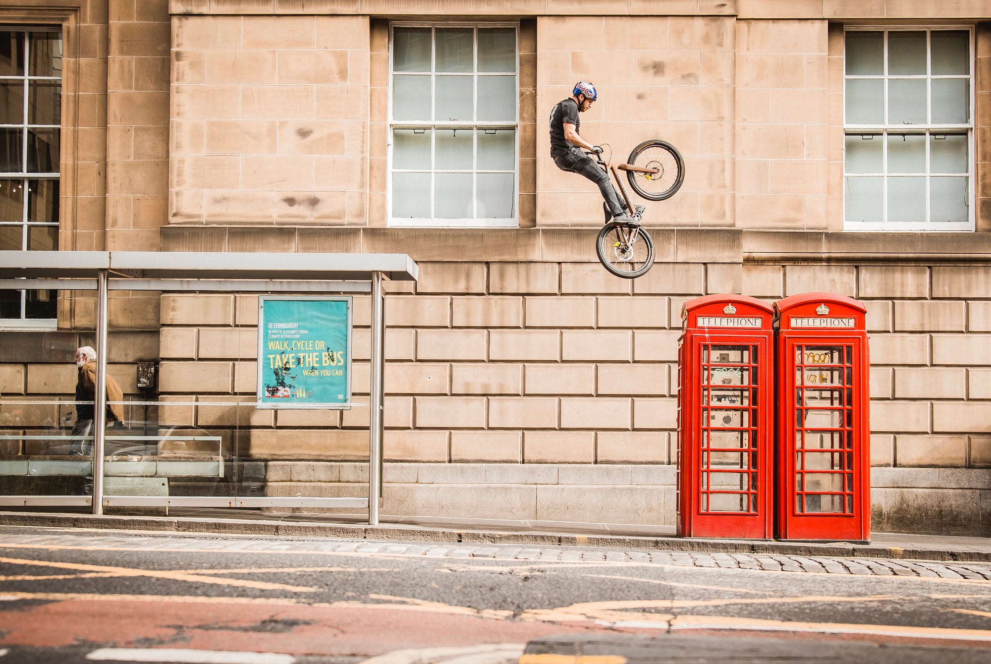 Discover urban sports in historic Edinburgh and meet Danny MacAskill, who is one of the most famous BMXers in the city and in the UK.